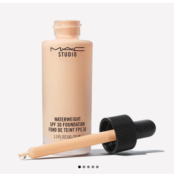 Mac Studio Waterweight SPF 30 Foundation NC25 - Picture 1 of 4
